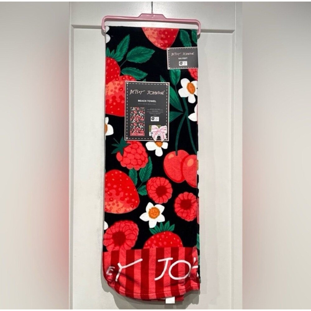 BETSEY JOHNSON BEACH TOWEL-Fruit Floral